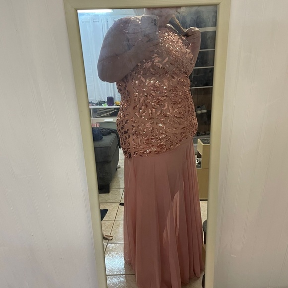 plus size evening dress - Picture 3 of 4